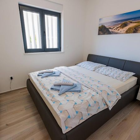Three-Bedroom Premium Holiday Home Atmosfera With Private Pool&Sauna Vodice Esterno foto