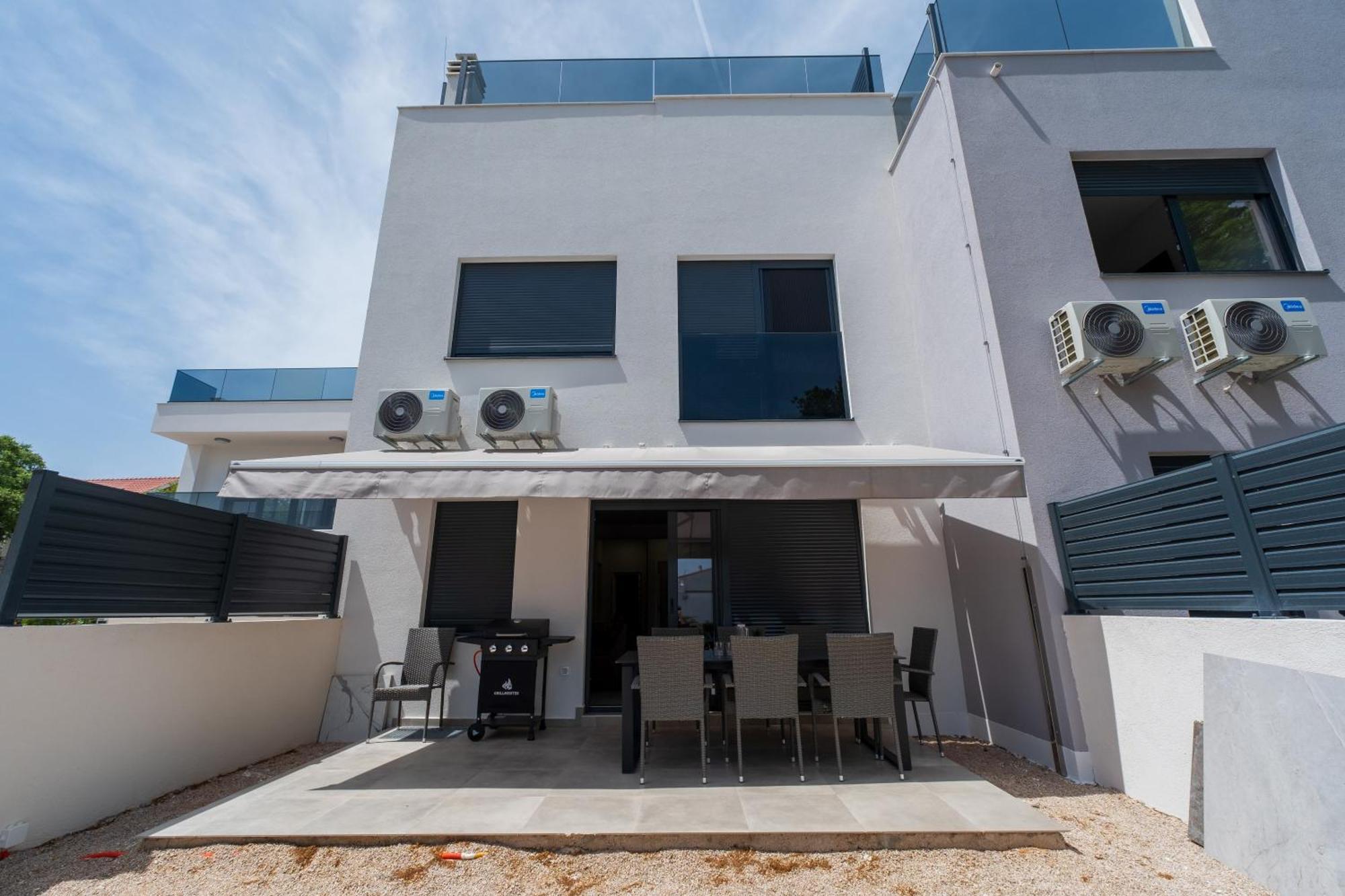 Three-Bedroom Premium Holiday Home Atmosfera With Private Pool&Sauna Vodice Esterno foto